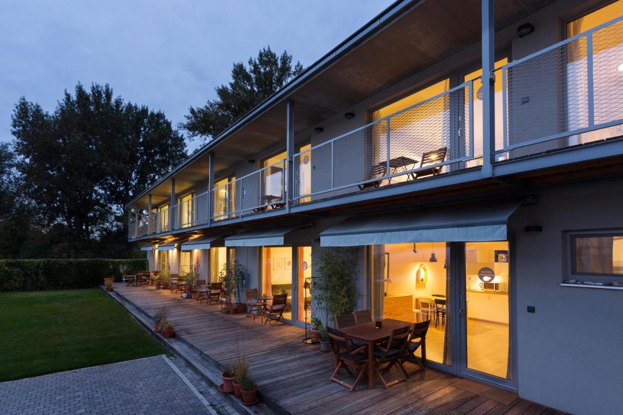 Vlnka Apartments ปิเอชตานี ภายนอก รูปภาพ